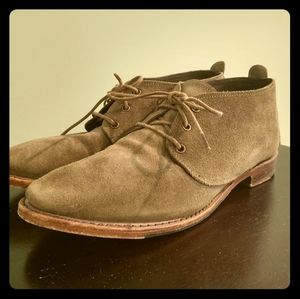 Classic suede Oxford boots